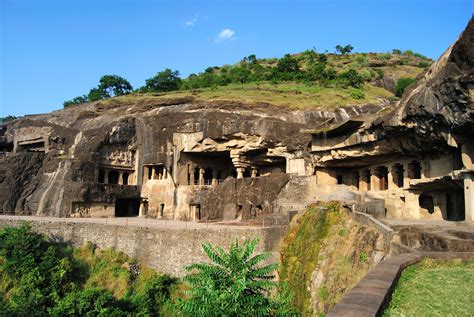 Ajanta Mağaraları'nın Yeniden Keşfi: Budizm Sanatı ve Hindistan Tarihine Bir Bakış